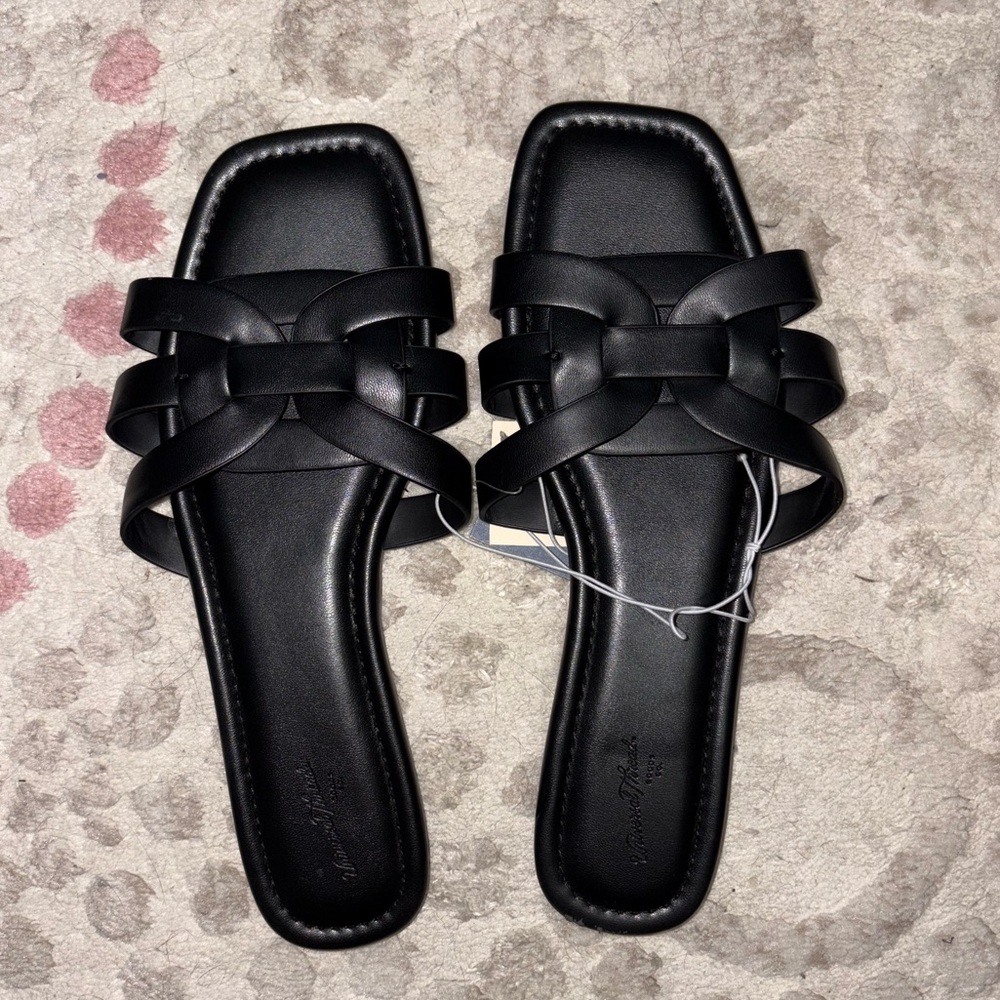 Universal Thread Black Woven Sandals